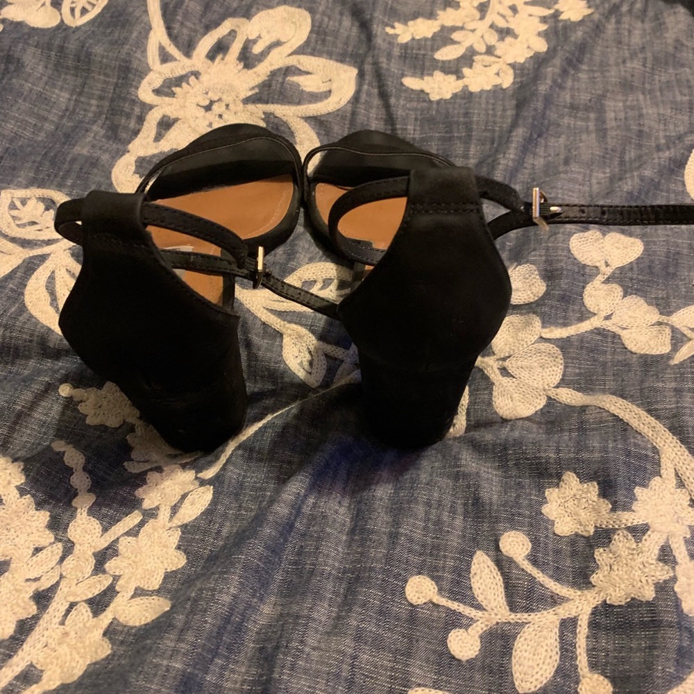 Steve Madden black heels. Size 6.5 - Picture 2 of 4